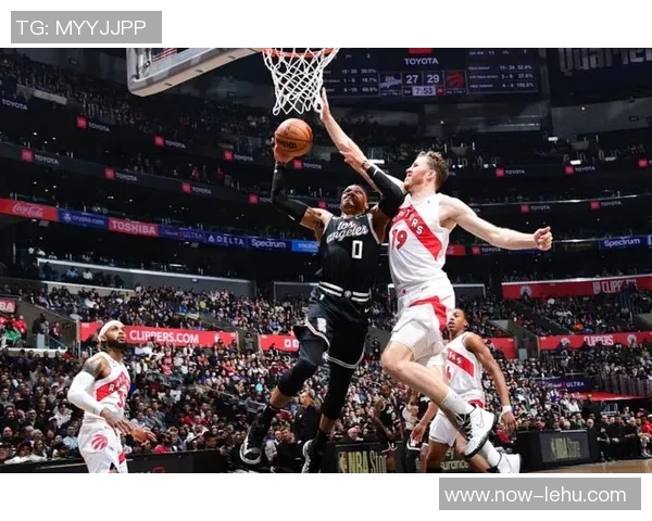 米勒第三节狂砍17分两度暴扣助队逆转局势表现惊艳